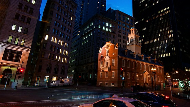 Old State House / Boston周围的交通和人群视频素材