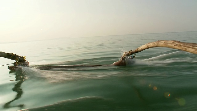 MS PAN Fisherman在支腿船/ Palolem，果阿，印度视频素材