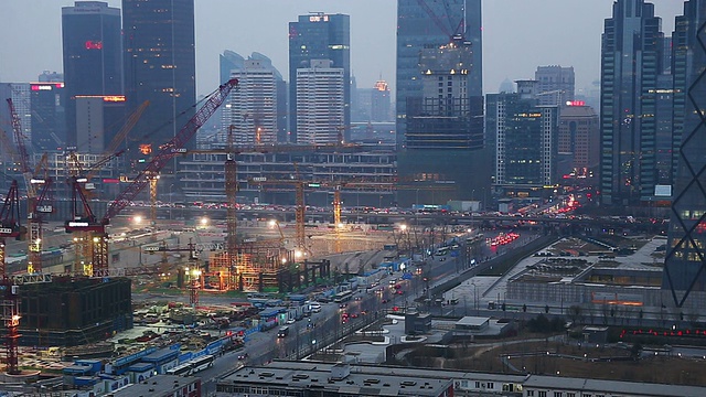 MS HA Traffic in Beijing at Dusk /北京，中国视频素材