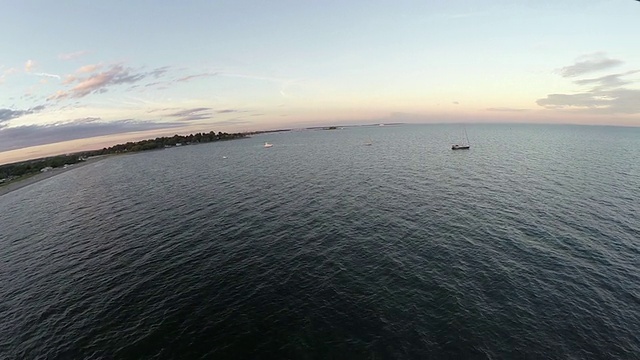 宽阔的架空，船队在海上视频素材