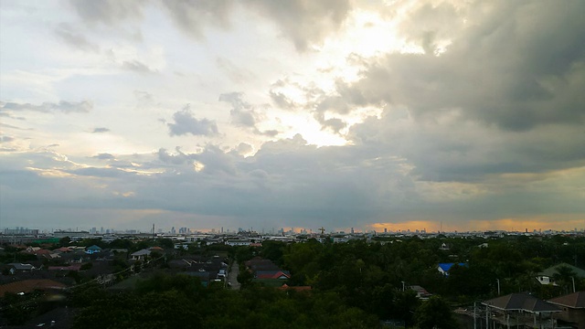 在雨下之前。视频素材