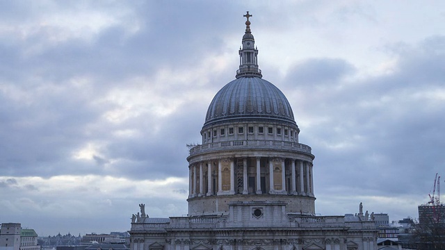 英国伦敦圣保罗大教堂的圆顶。视频素材