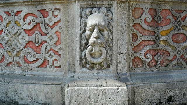 PAN St. George Fountain In Rothenburg饰品(4K/超高清到高清)视频素材