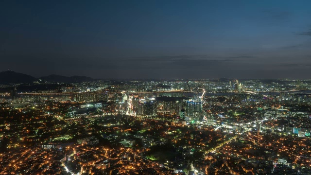 龙山谷和汝矣岛地区日落至夜景视频素材