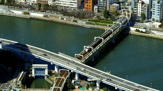 从东京天空树天博甲板靠近东武铁路视频素材