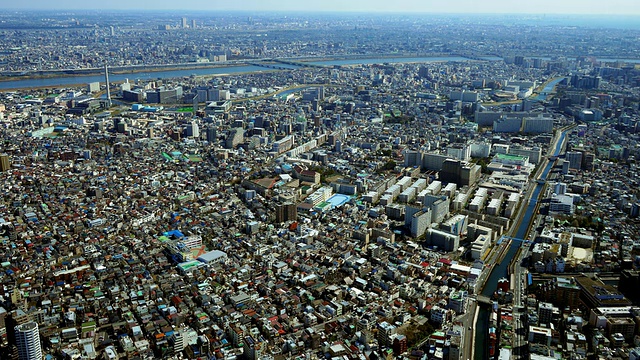 从东京天空树天博甲板俯瞰这座城市视频素材