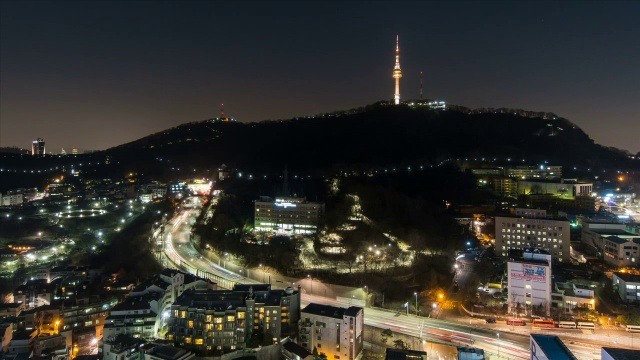 夜景北汉城塔和交通移动视频素材