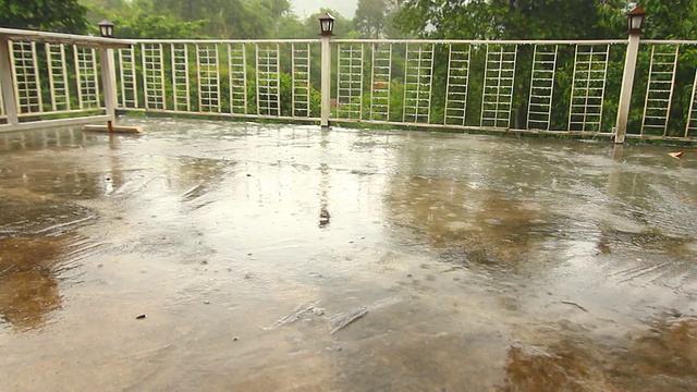 甲板平台雨天视频素材