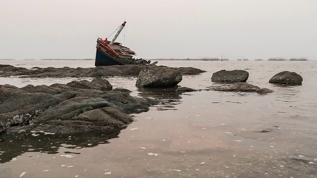 船的残骸。时间流逝视频素材