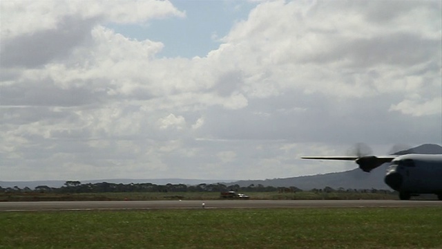 C-130J大力神运输机起飞，澳大利亚皇家空军视频素材