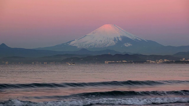 晨波和富士山视频素材