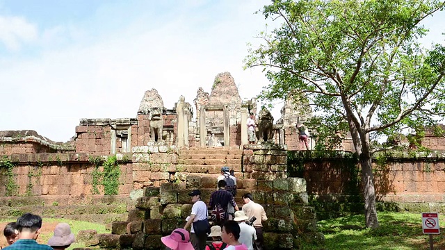 柬埔寨吴哥窟古老的佛教高棉庙宇。东Mebon Prasat视频素材