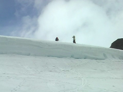 滑雪事故视频素材