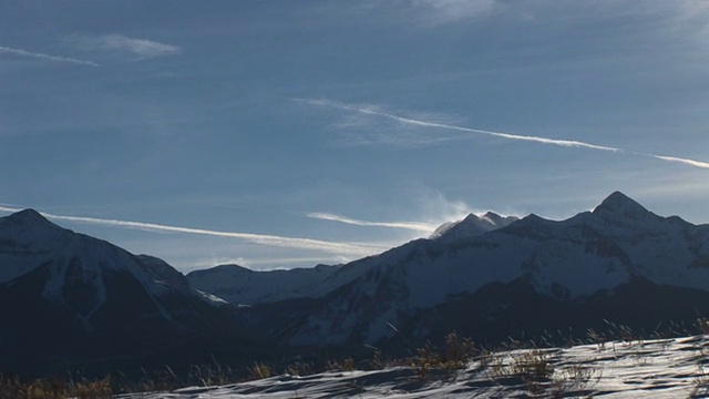 雪峰上的风视频素材