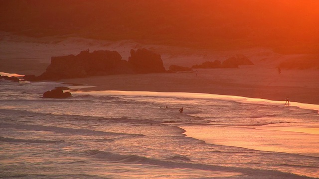 海滩上的夕阳视频素材