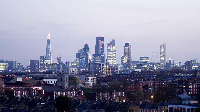 LS Time Lapse of City of London从黄昏到夜晚的过渡视频素材