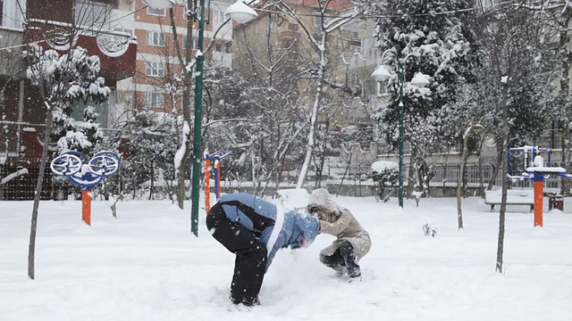 打雪仗视频下载