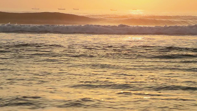 秘鲁海浪日落视频素材