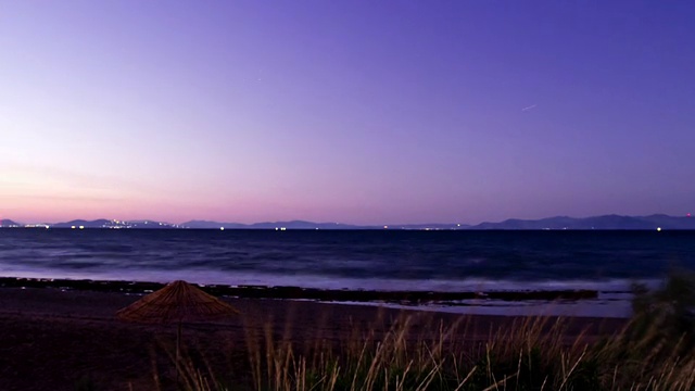 时光流逝的夜晚海滩景色视频素材