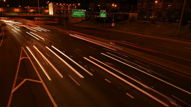 夜间公路交通时间流逝视频素材