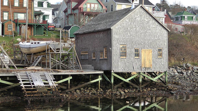 风景如画的鱼棚屋在Lunenburg，新斯科舍省，加拿大视频素材