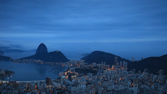 来自Dona Marta的里约热内卢de Janeiro Panorama at Dusk视频素材