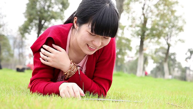 大学生户外学习视频素材