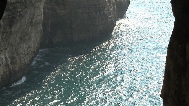 海和洞穴视频下载