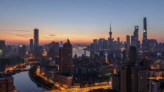 T/L WS HA PAN Shanghai Skyline Night to Day Transition /上海，中国视频素材