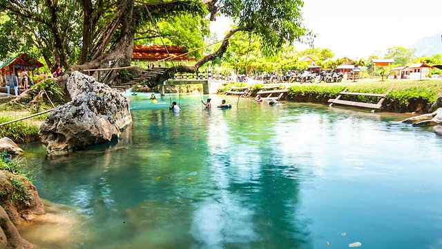 时光流逝:旅游乐趣自然池塘视频素材