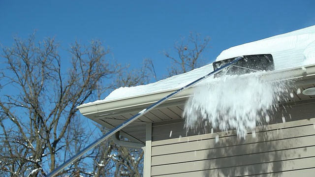 屋顶耙除雪视频下载