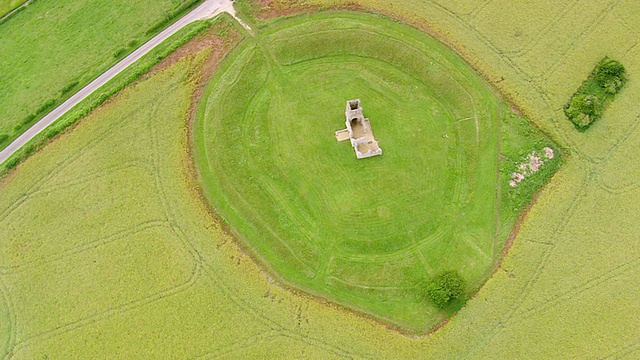 英国Knowlton Ring / Dorset上空WS AERIAL DS视图视频素材