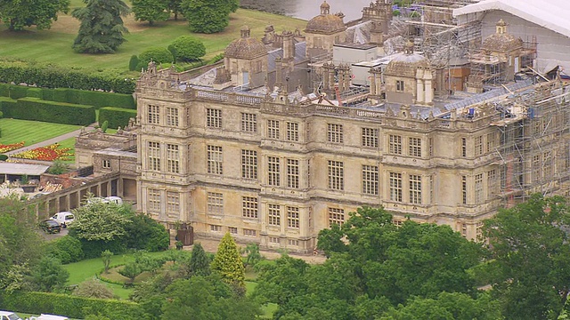 英国威尔特郡Longleat house上空的MS AERIAL DS视图视频素材