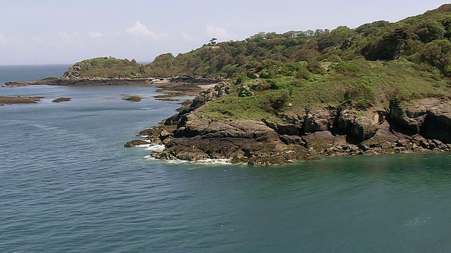 WS鸟瞰海岸/根西岛，海峡群岛视频素材