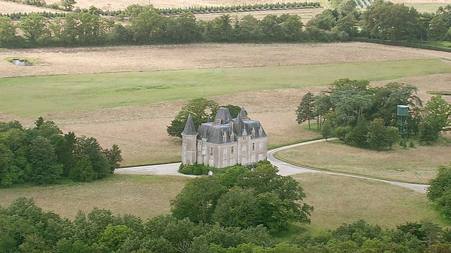 MS AERIAL ZO照片Chateau / Pais de la Loire，法国视频素材