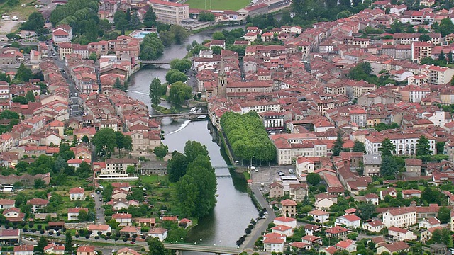 MS AERIAL Saint Girons city / Midi Pyrenees，法国视频素材