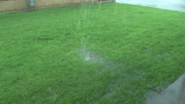 雷暴期间的狂风暴雨视频素材