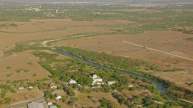 WS AERIAL grand home at King Ranch / Kingsville，美国德克萨斯州视频素材