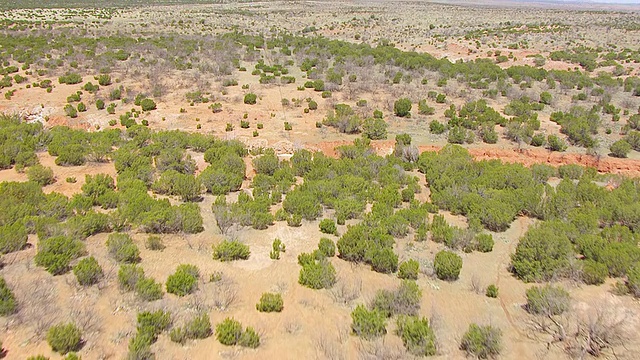 WS AERIAL TU单风车和土地Panhandle平原/ Truscott，德克萨斯州，美国视频素材