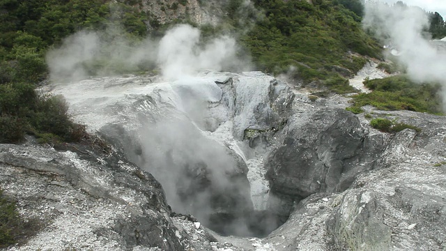 CU Shot of Rotorua喷泉/ Rotorua，新西兰视频素材