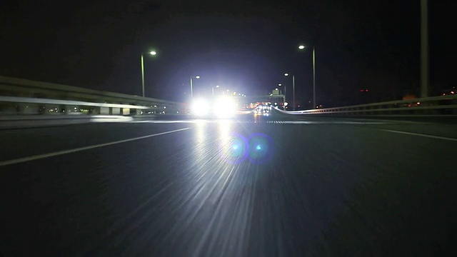 夜间高速公路，后视镜视频素材