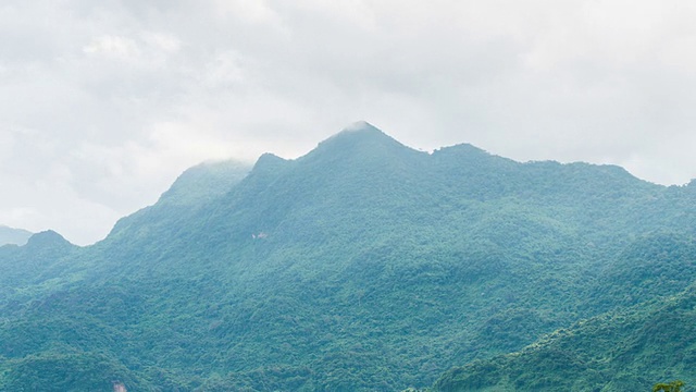 暴雨及山景视频素材