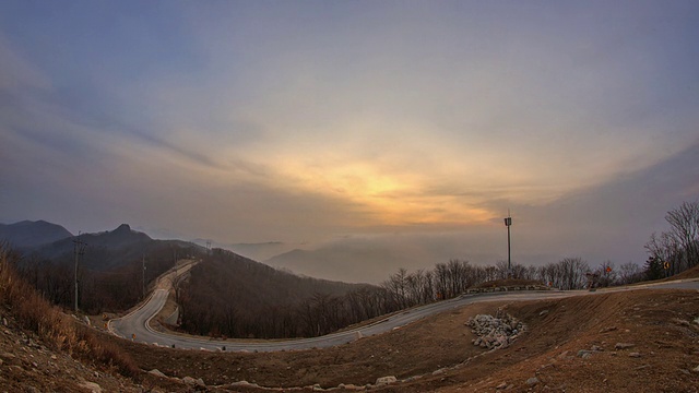 日出时可观赏山云海视频素材