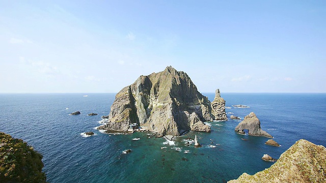 独岛WS View of Dokdo(独岛是位于朝鲜半岛东部的韩国小岛，很受欢迎)/ Ulleung, Gyeongsangbuk do，韩国视频素材