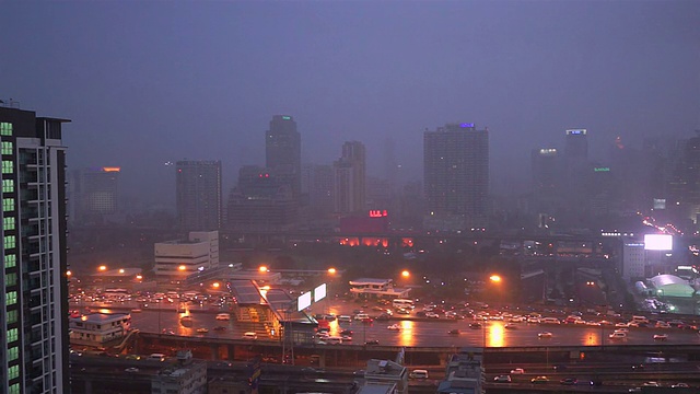 泰国曼谷的雨天。视频素材