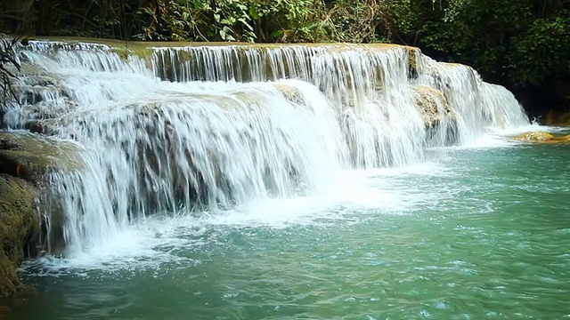 Huay Mae Kamin瀑布视频素材