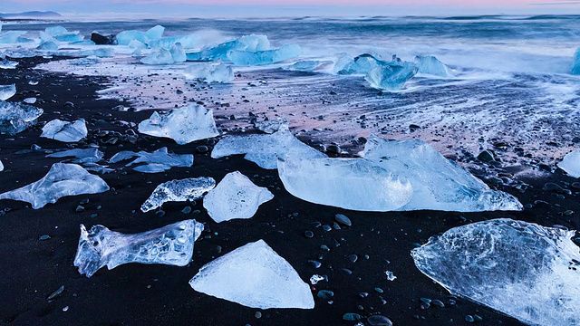 冰岛南部Jokulsarlon海滩的WS T/L视图视频素材