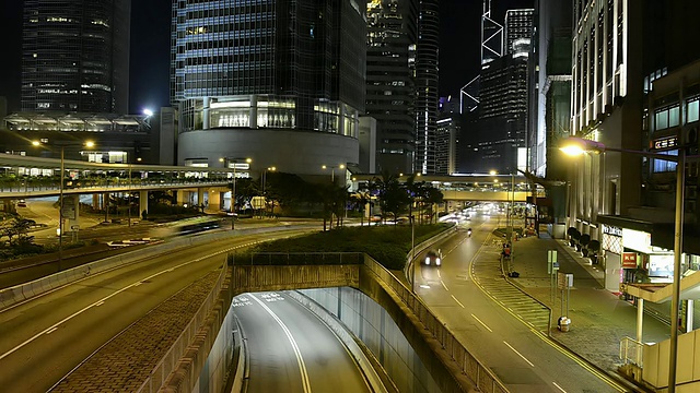 WS T/L夜间行驶在道路上的交通/中国香港视频素材