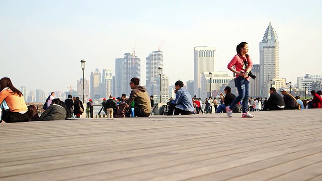 俯瞰外滩和黄浦江，中国上海视频素材