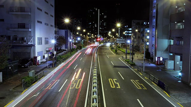 WS LA T/L在夜间行驶在道路上的交通视图/ Nerima，东京，日本视频素材